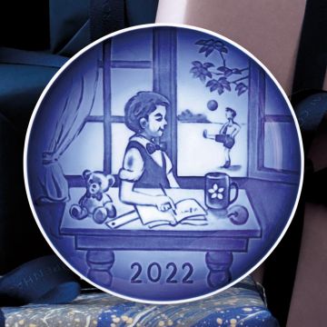 2022 Bing & Grondahl Annual Children's Day Plate image