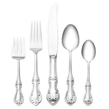 International Joan of Arc 5 Piece Dinner Setting with Dessert Spoon Sterling Silver image