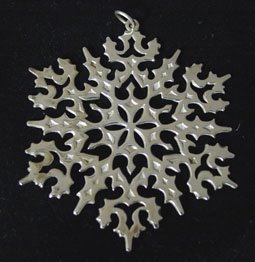 1975 Metropolitan Museum Snowflake Sterling Ornament image