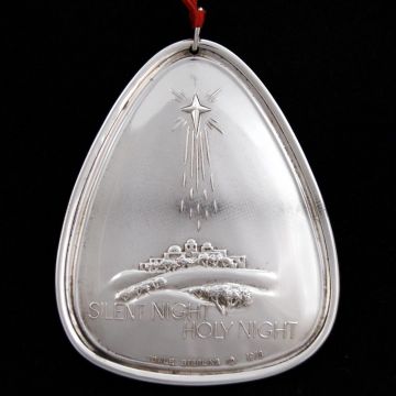 1978 Towle Songs of Christmas Silent Night Sterling Onrament image